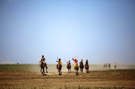 Khasar_Naadam_HorseRace_Gobi_2011-1